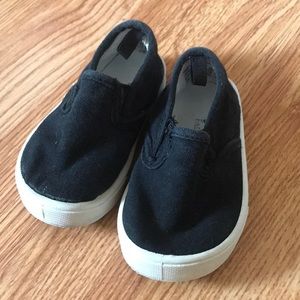 Slip on infant shoes